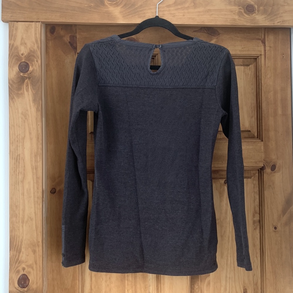 Woolrich lace back gray sweater size XS fits like a Small